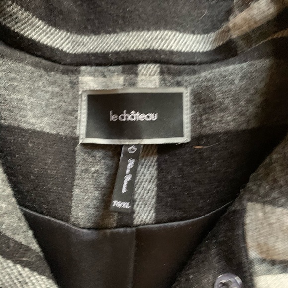 Le Chateau Plaid Pleated Jacket - Picture 5 of 10